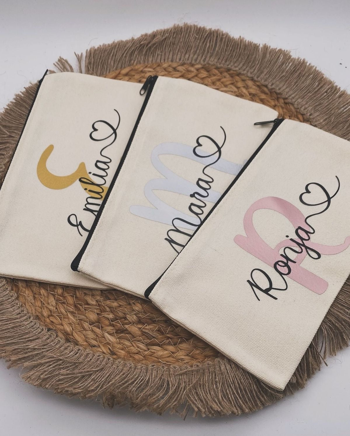 POUCH